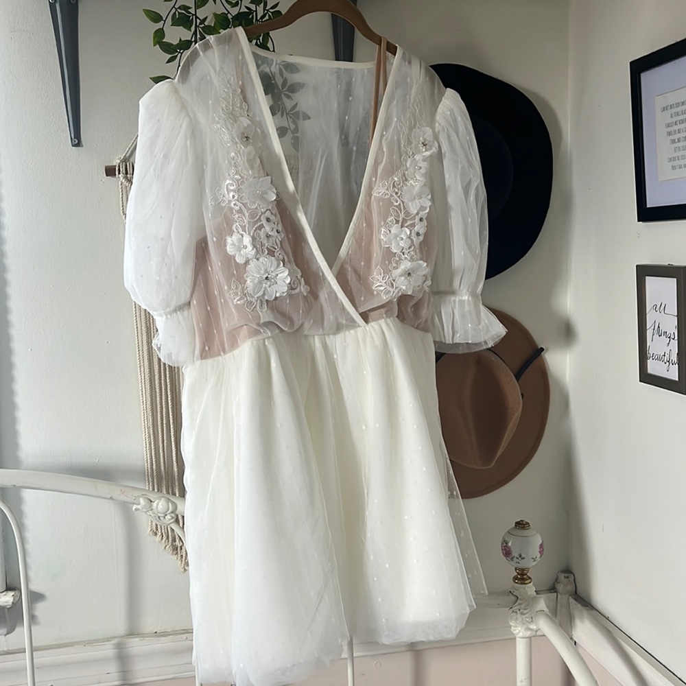 White puff sleeve dress with tags, bought from Showpo!